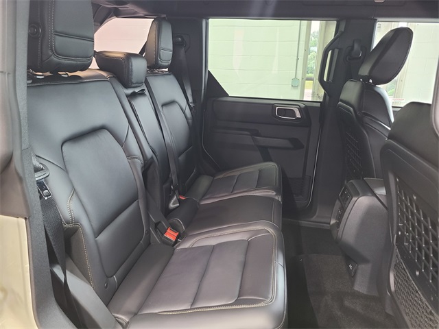 2025 Ford Bronco Badlands photo 15