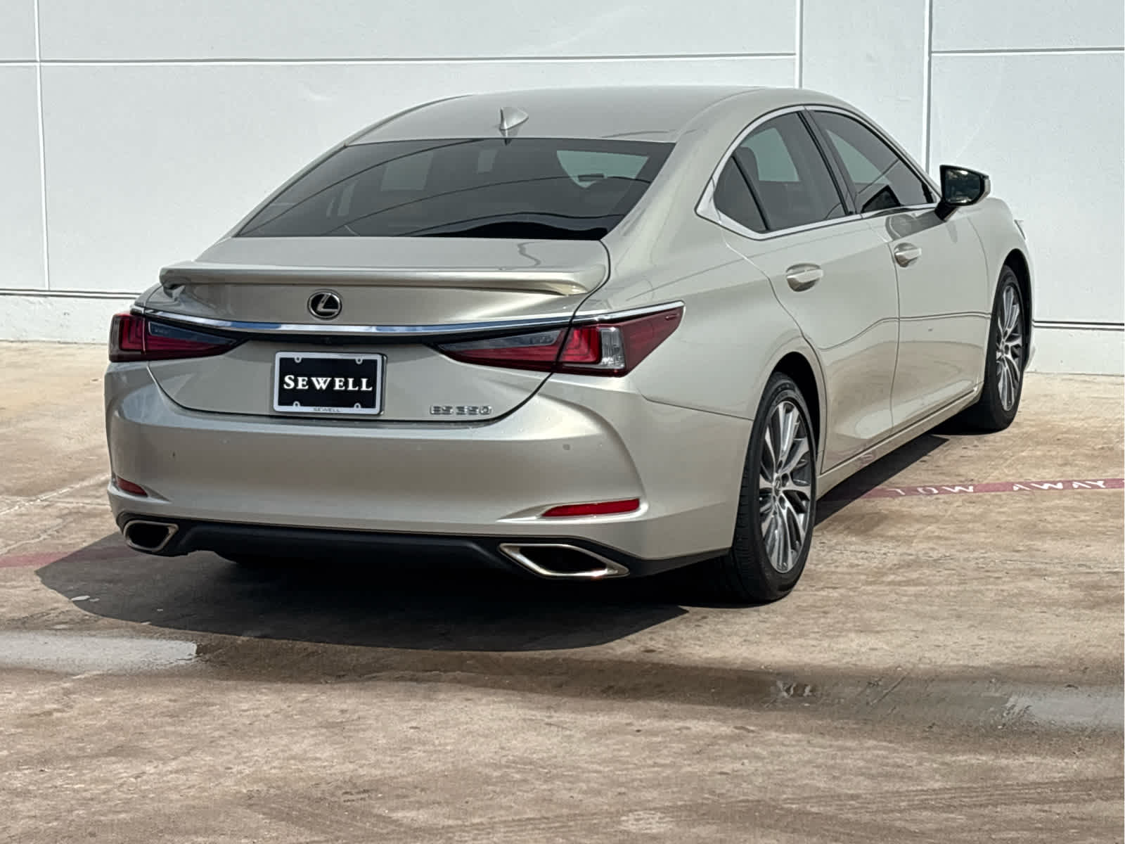 2020 Lexus ES 350 Luxury photo 3