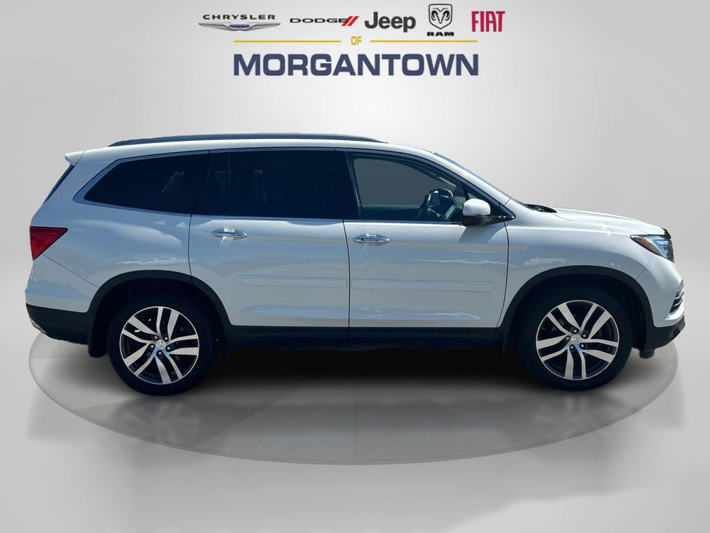 2017 Honda Pilot Elite photo 3