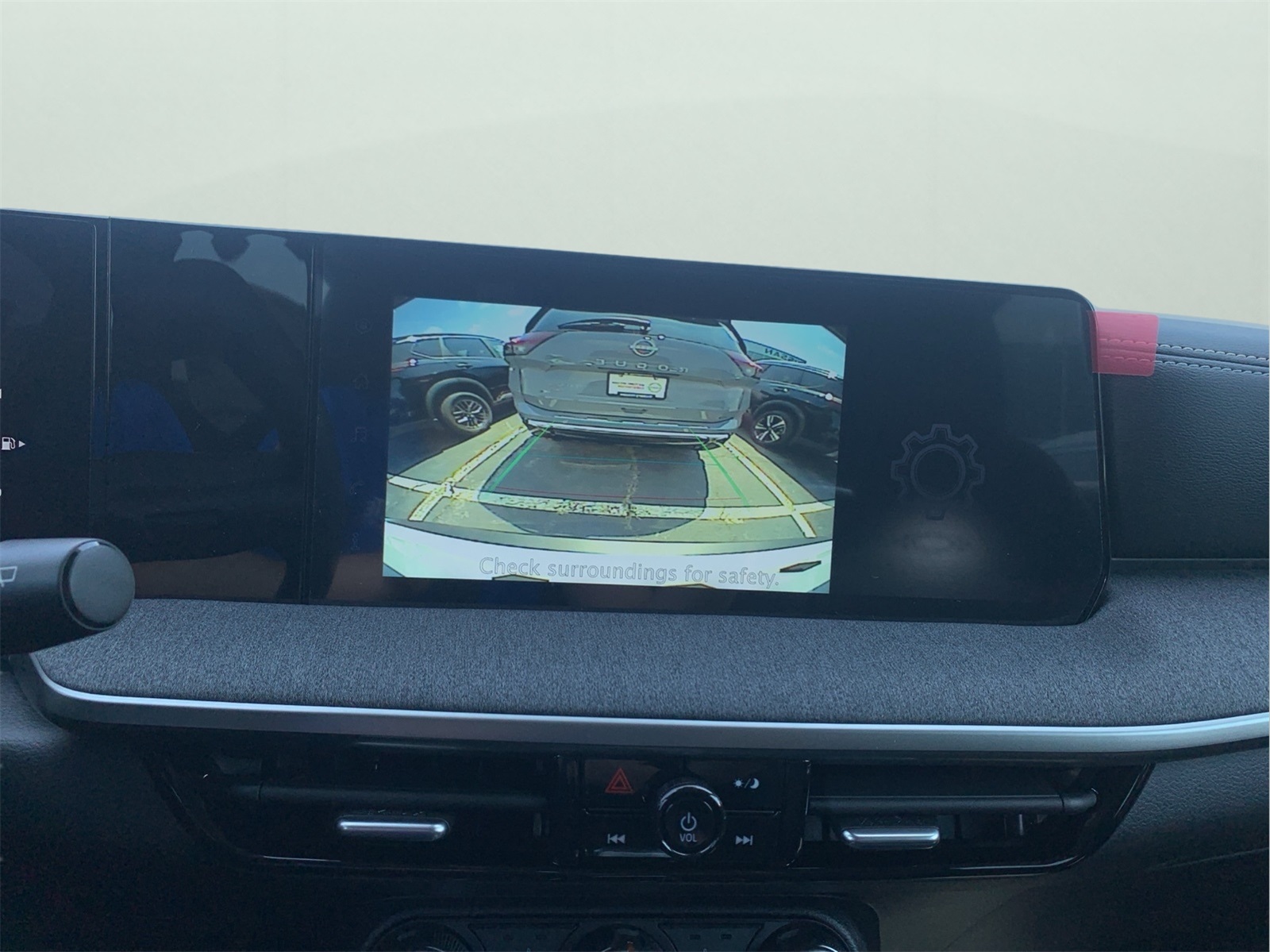 2025 Nissan Kicks SV photo 22