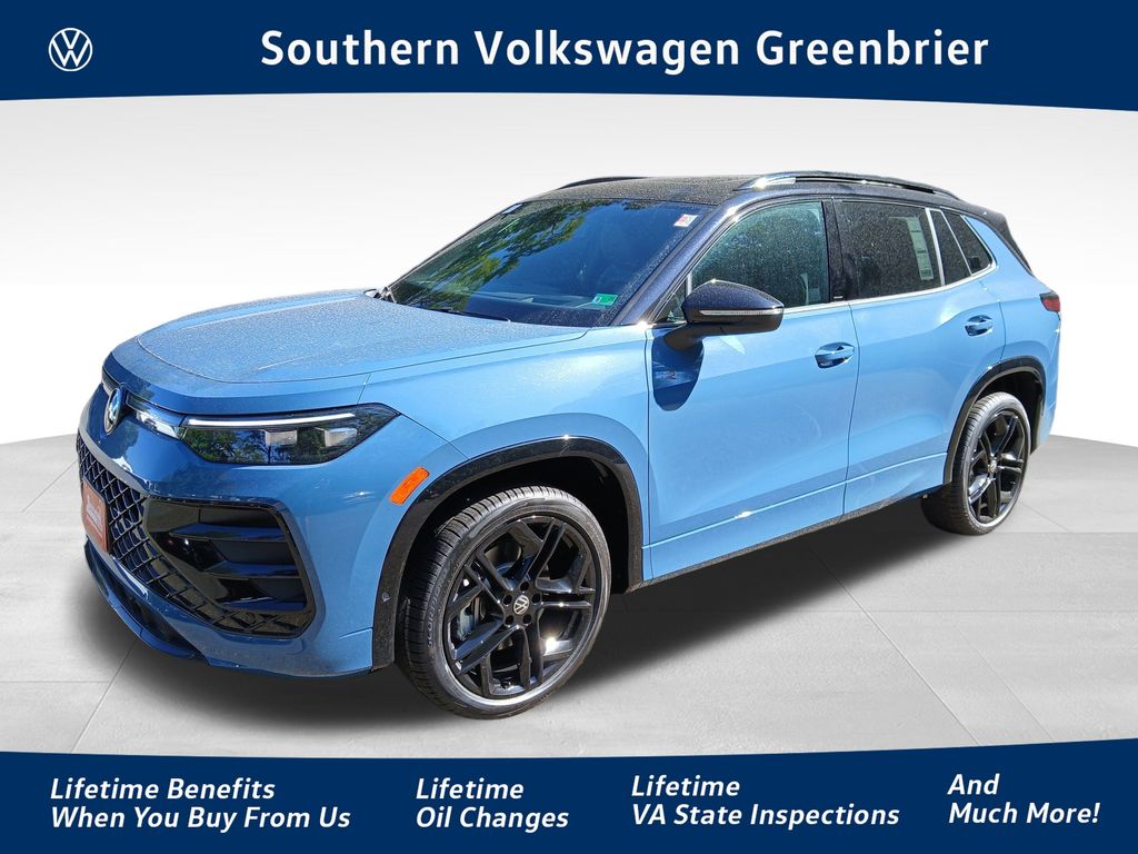 2025 Volkswagen Tiguan SE R-LINE BLACK's photo