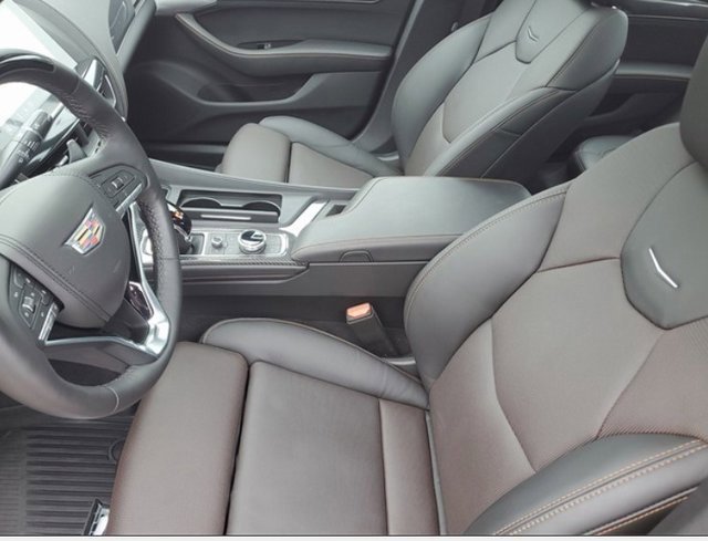 2023 Cadillac CT5 V photo 3