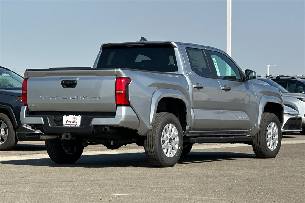 2025 Toyota Tacoma SR5 4x4 Double Cab photo 4
