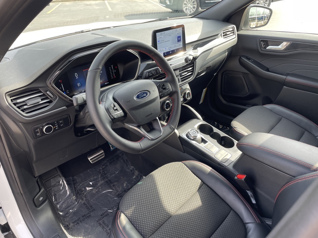 2024 Ford Escape Hybrid ST-Line photo 8