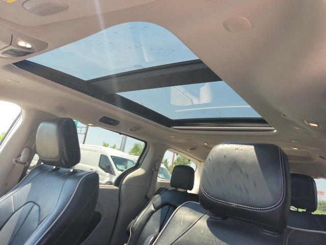 2022 Chrysler Pacifica Limited photo 4