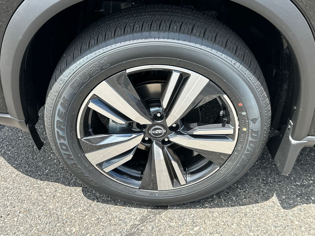 2025 Nissan Rogue SL photo 8