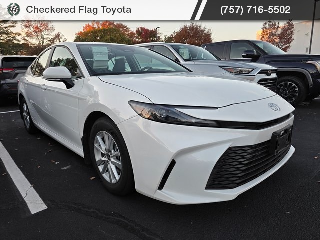 2025 Toyota Camry LE photo 3
