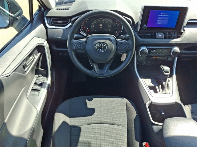 2025 Toyota RAV4 LE photo 9