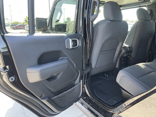 2025 Jeep Gladiator Willys photo 15
