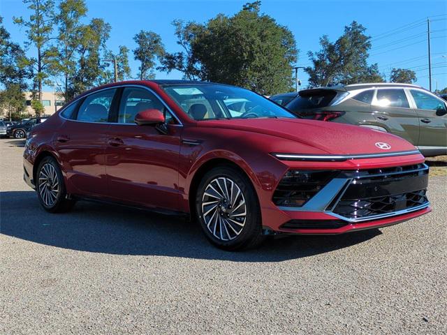 2026 Hyundai Sonata Hybrid Limited photo 3