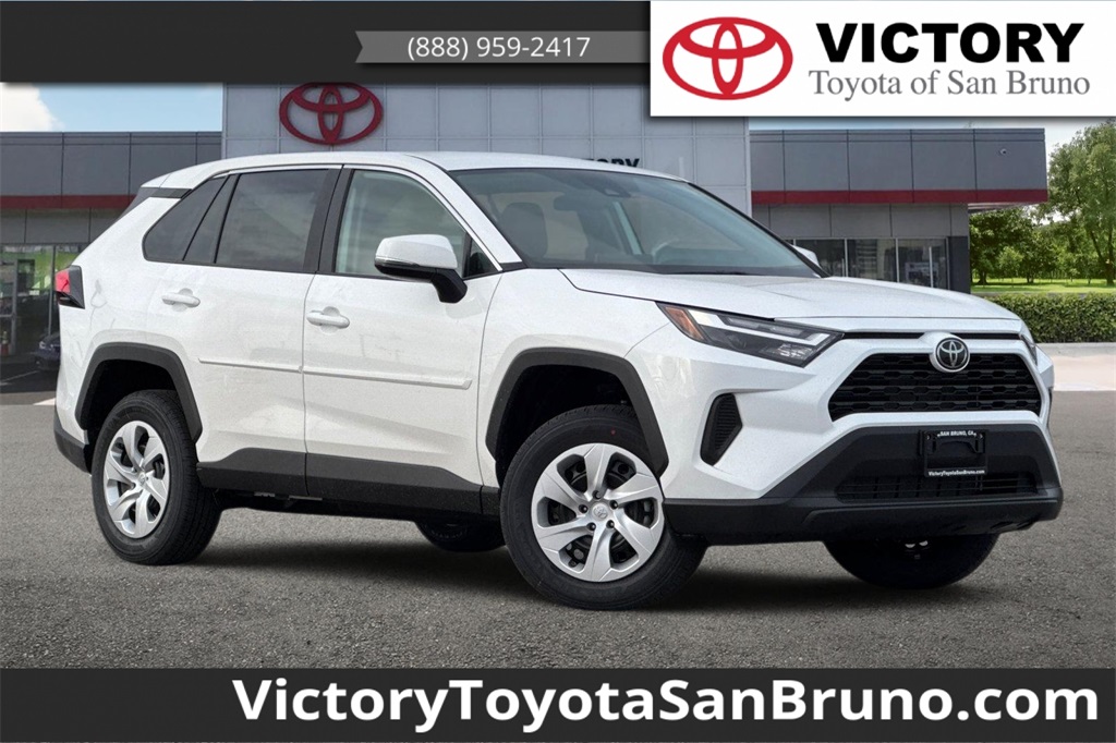 2025 Toyota RAV4 LE's photo