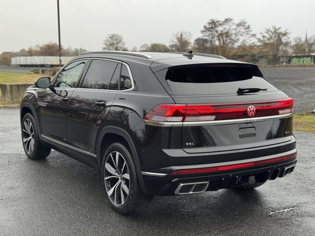 2024 Volkswagen Atlas Cross Sport SEL Premium R-Line photo 2