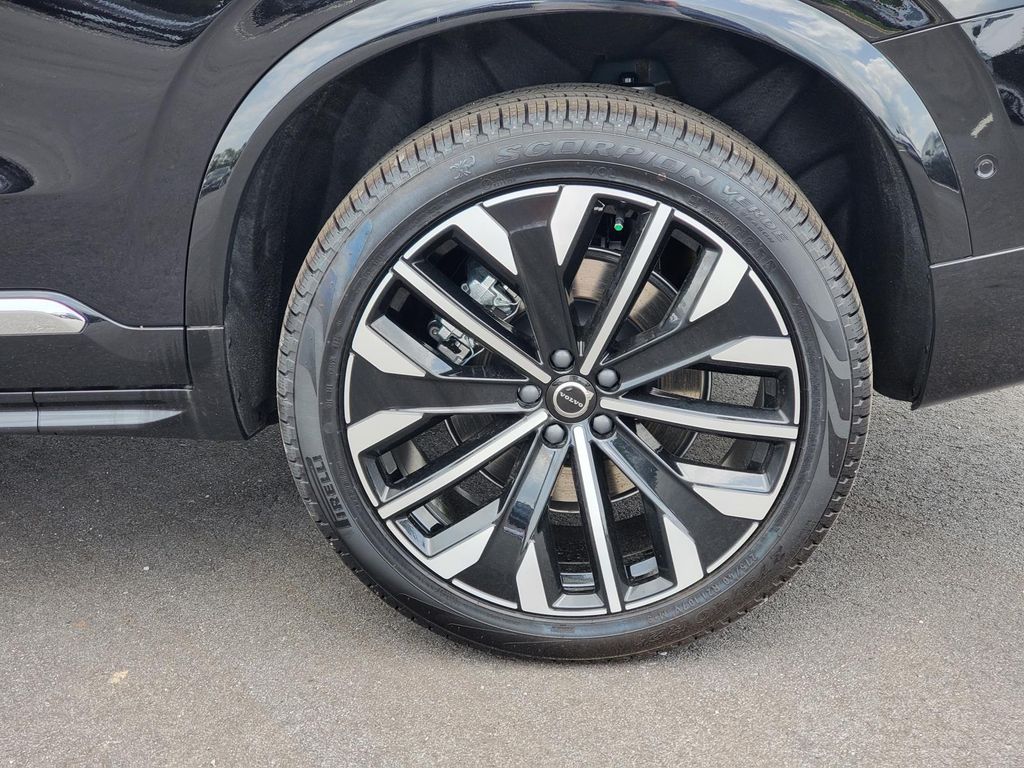 2026 Volvo XC90 AWD Plus photo 24