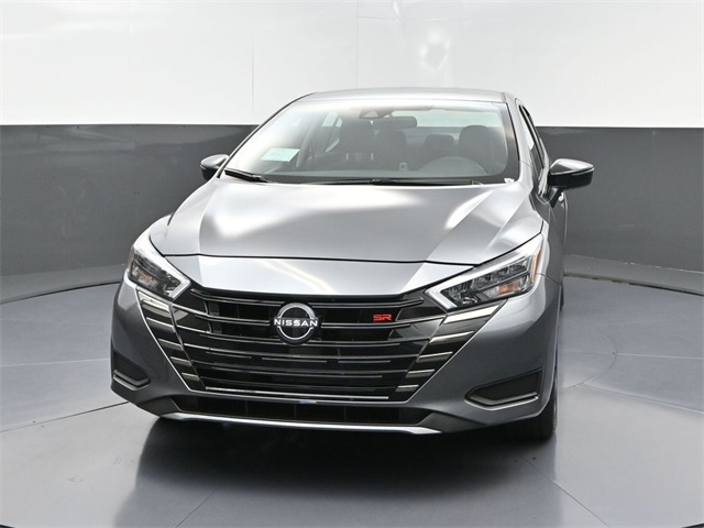 2025 Nissan Versa 1.6 SR photo 2