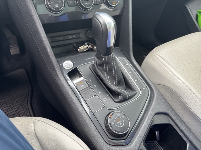 2021 Volkswagen Tiguan SE photo 8