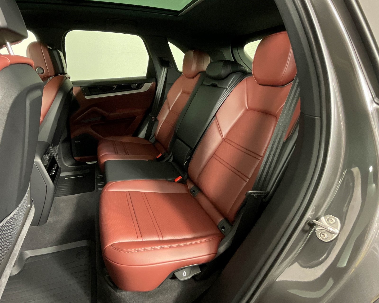 2024 Porsche Cayenne photo 26
