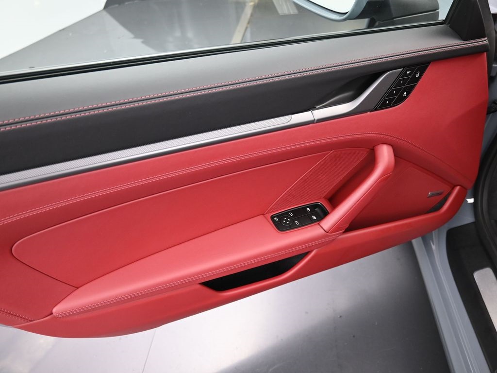 2024 Porsche 911 T 4 photo 20