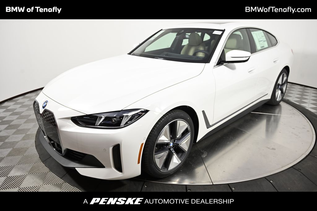 2025 BMW i4 40's photo