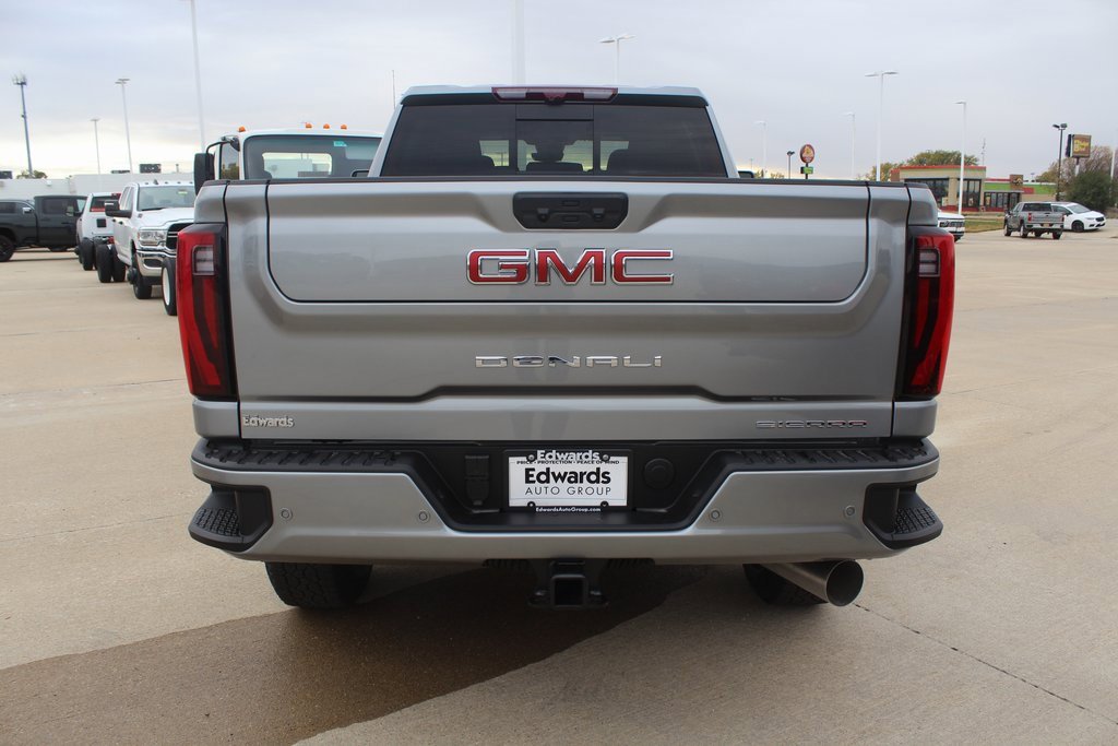 2026 Gmc Sierra 2500 HD Denali photo 3