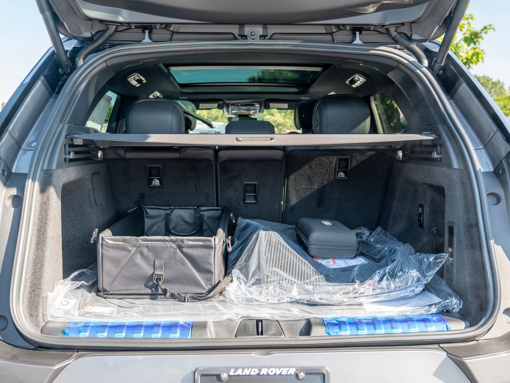 2025 Land Rover Range Rover Sport SE photo 24