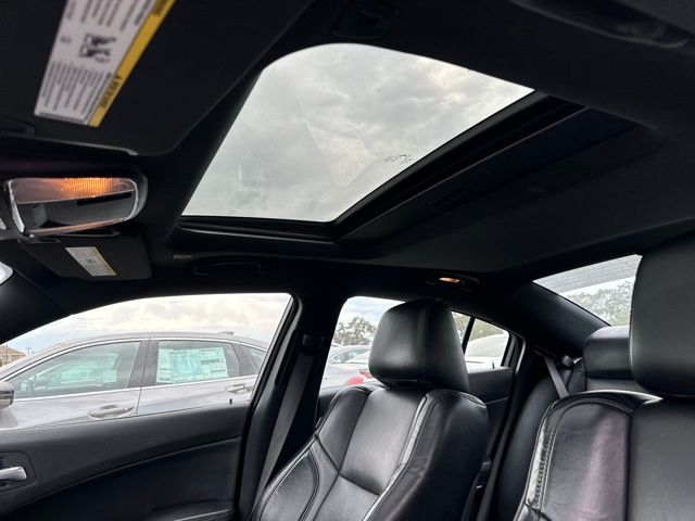 2022 Dodge Charger SXT photo 11