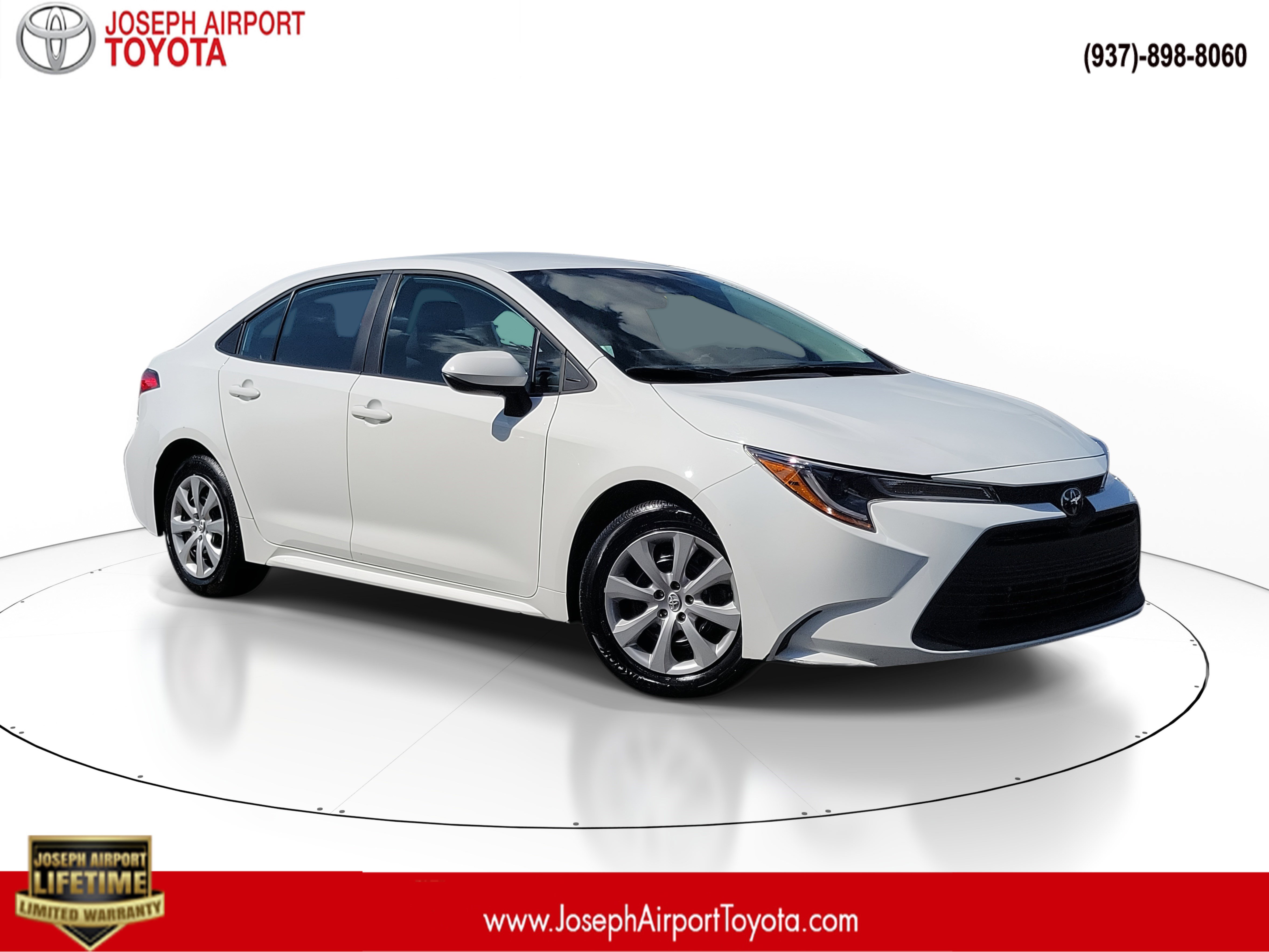 2024 Toyota Corolla LE's photo
