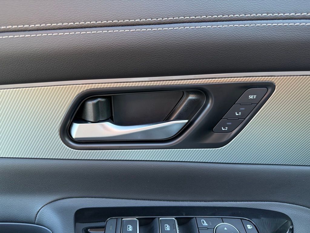 2025 Nissan Murano SL photo 7
