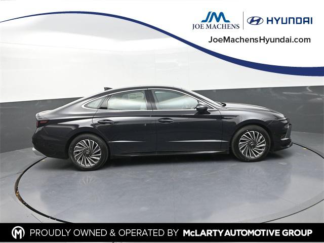 2026 Hyundai Sonata Hybrid Limited's photo