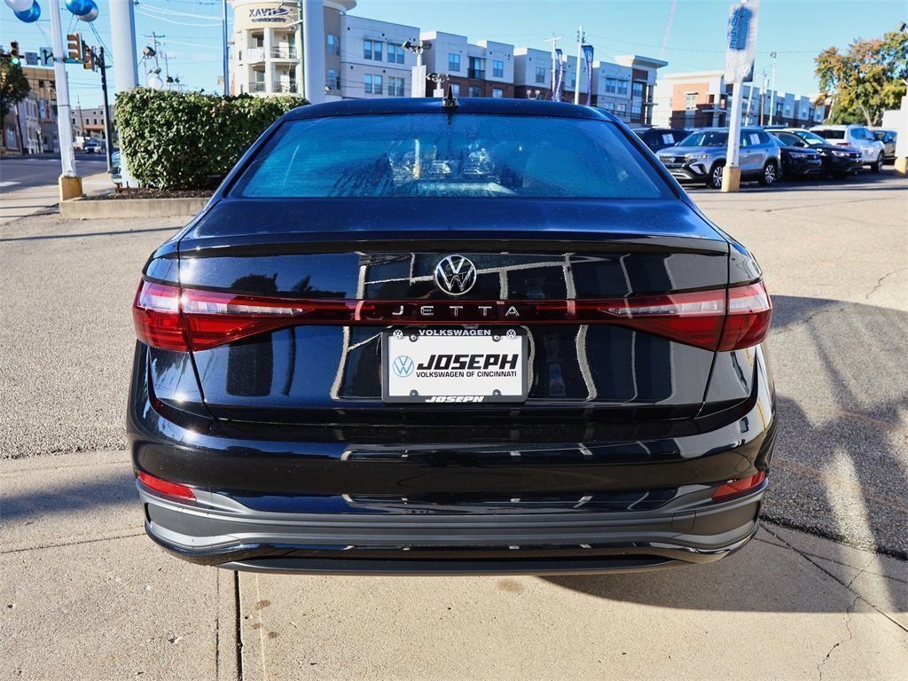 2026 Volkswagen Jetta 1.5T Sport photo 4