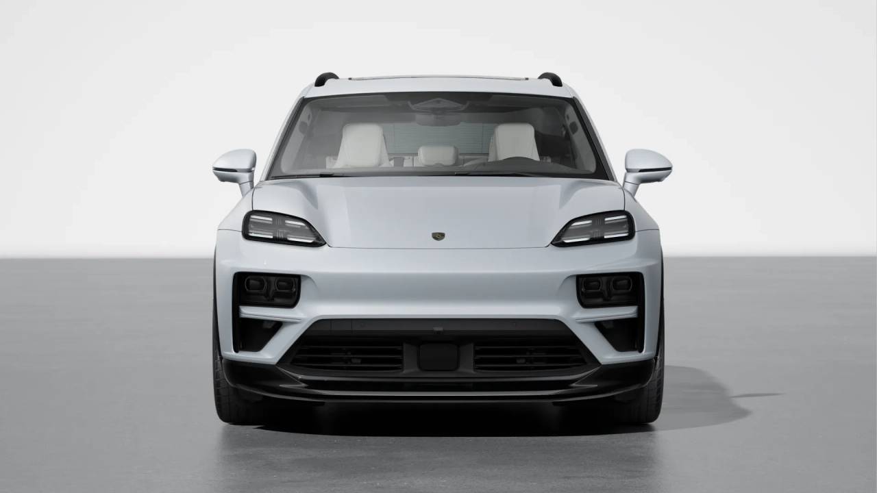 2025 Porsche Macan Turbo Electric photo 9