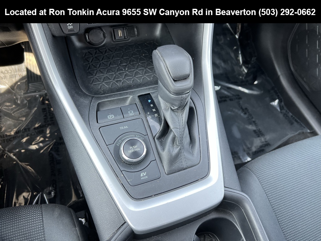 2021 Toyota RAV4 Hybrid LE photo 14