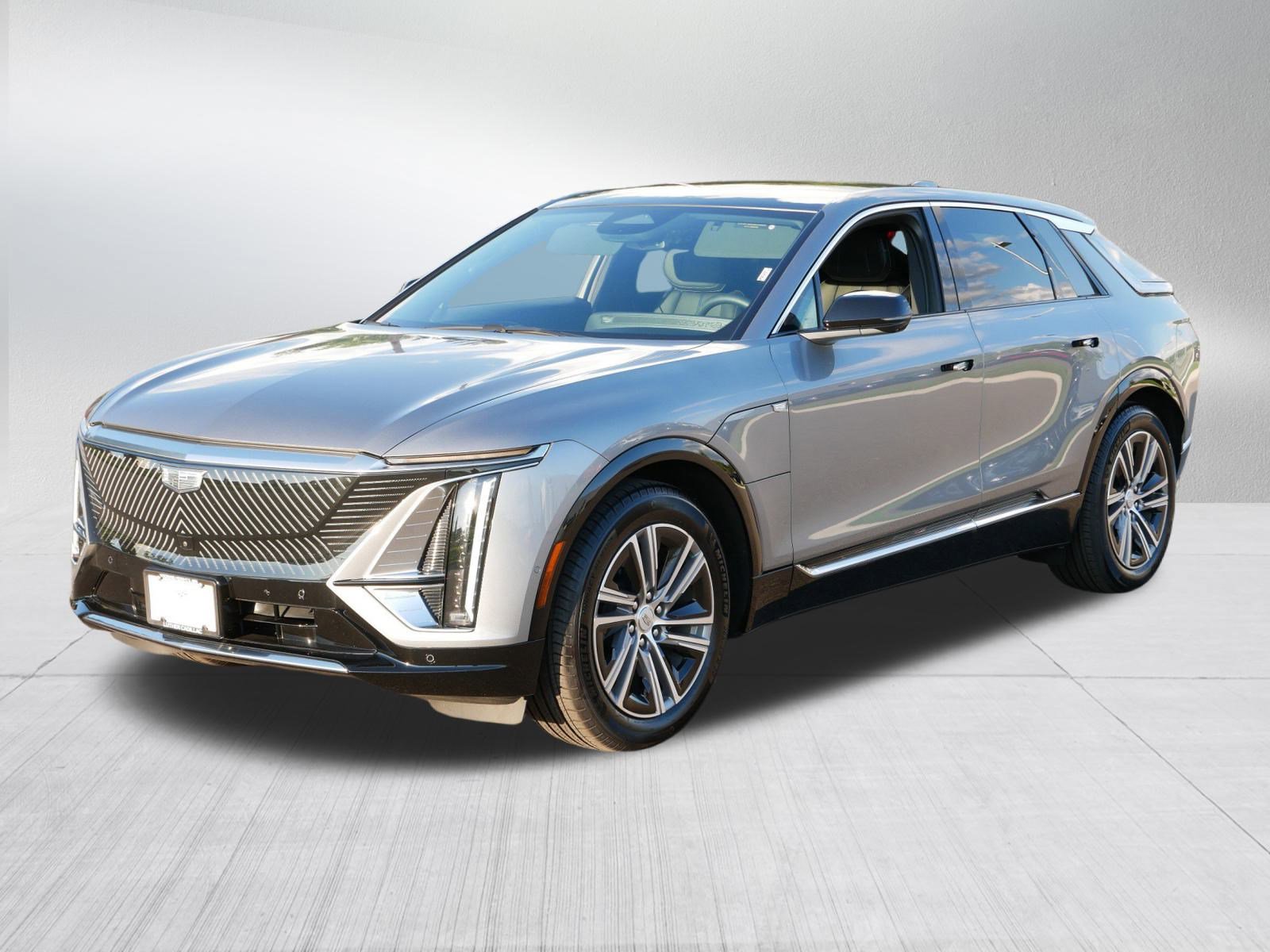 2024 Cadillac Lyriq Luxury photo 3