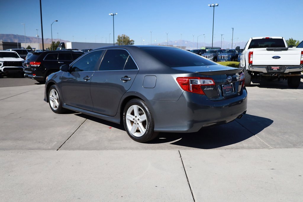 2012 Toyota Camry L photo 4