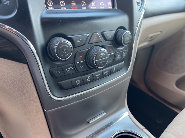 2021 Jeep Grand Cherokee Laredo E photo 25