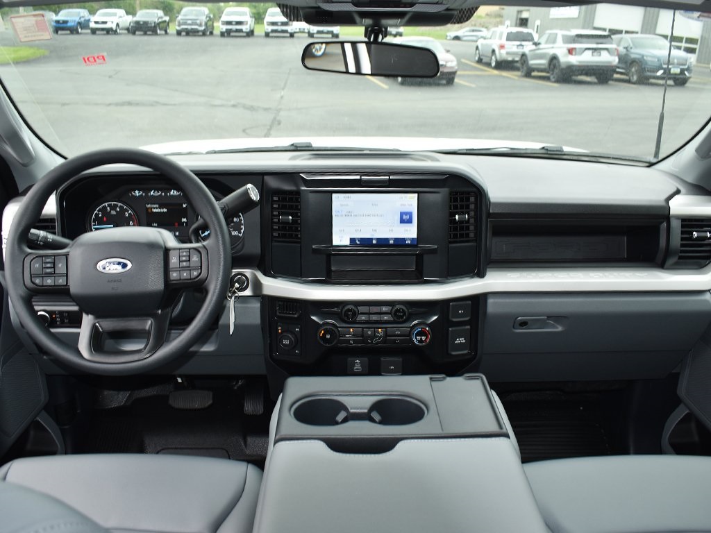 2025 Ford F-250 XL photo 4