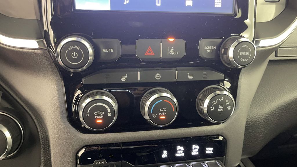 New 2025 Granite Crystal Metallic Clearcoat RAM Big Horn/Lone Star image 21