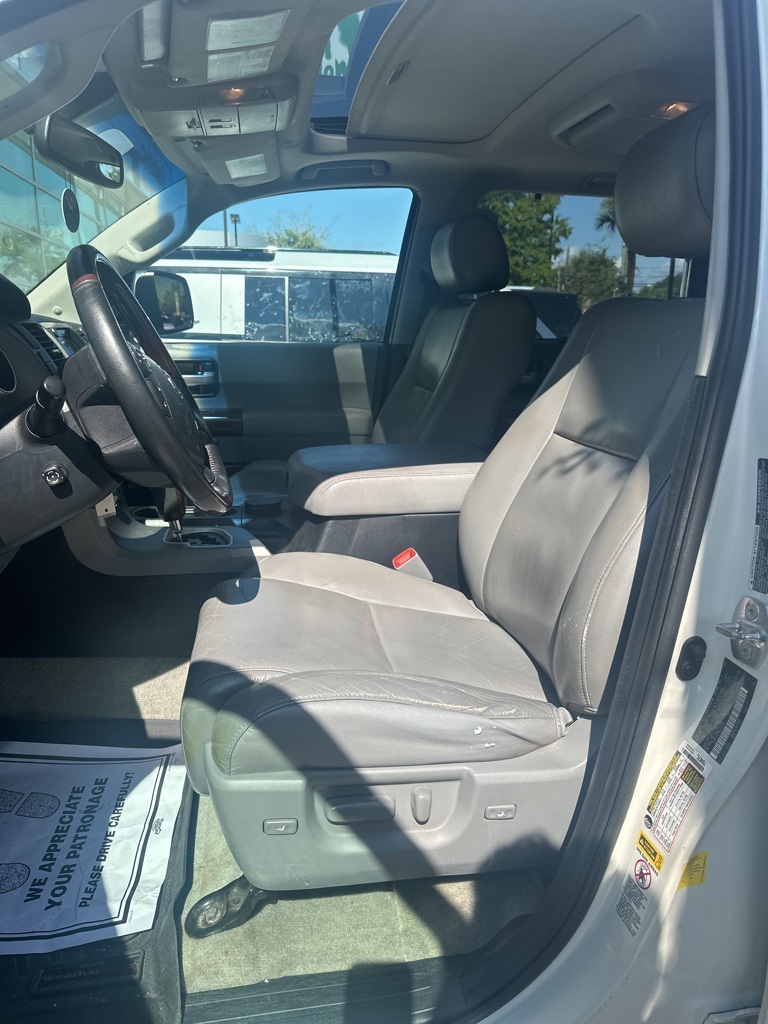 2011 Toyota Sequoia Platinum photo 6