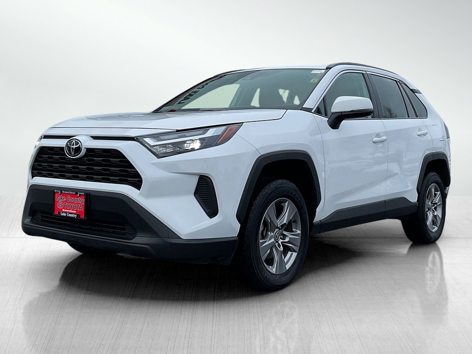 2023 Toyota RAV4 XLE's photo