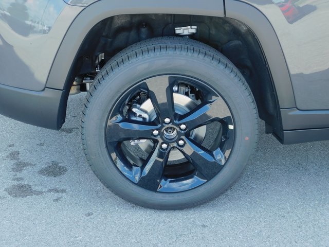 2025 Jeep Grand Cherokee Limited photo 4