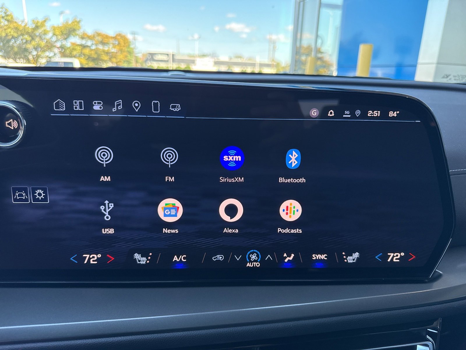 2025 Chevrolet Traverse photo 21
