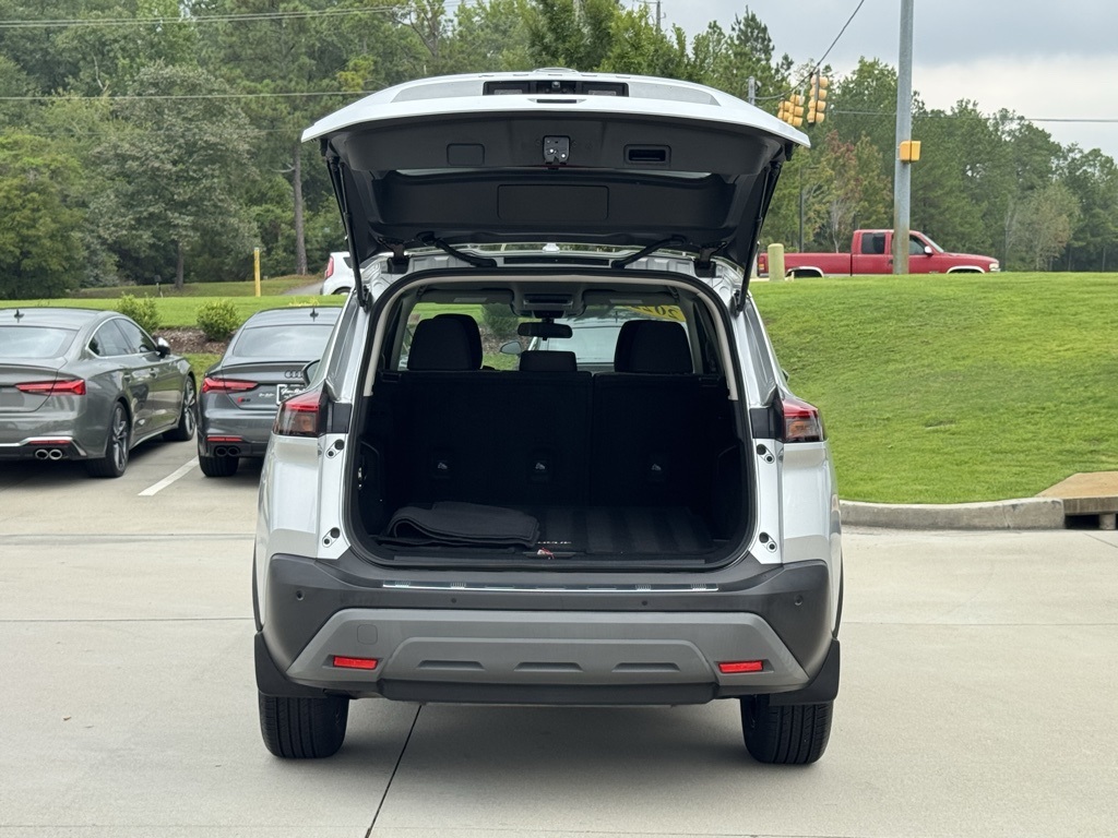2022 Nissan Rogue SV photo 9