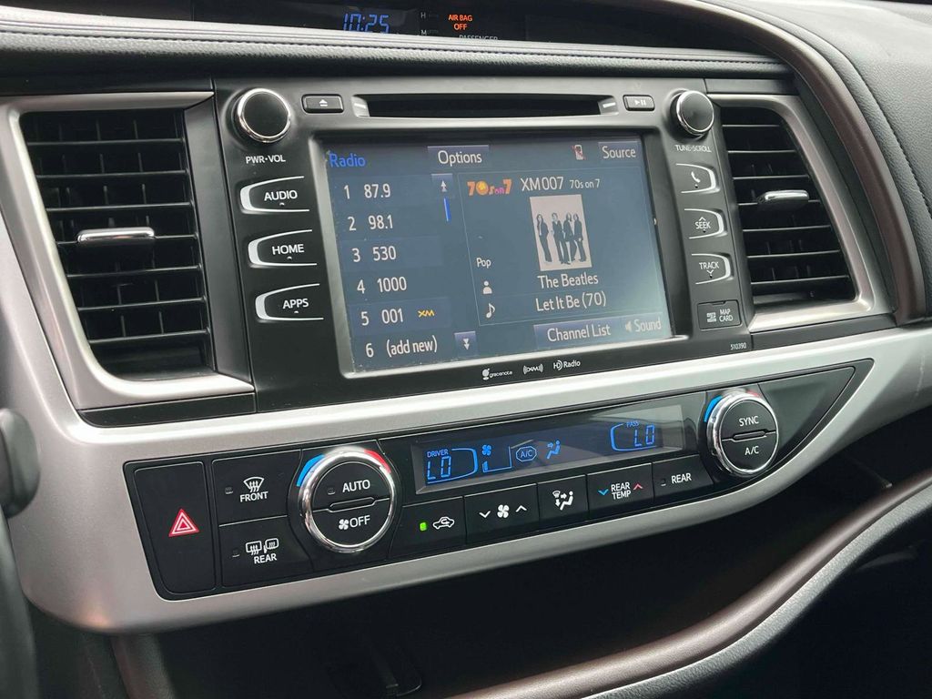 2019 Toyota Highlander XLE photo 20