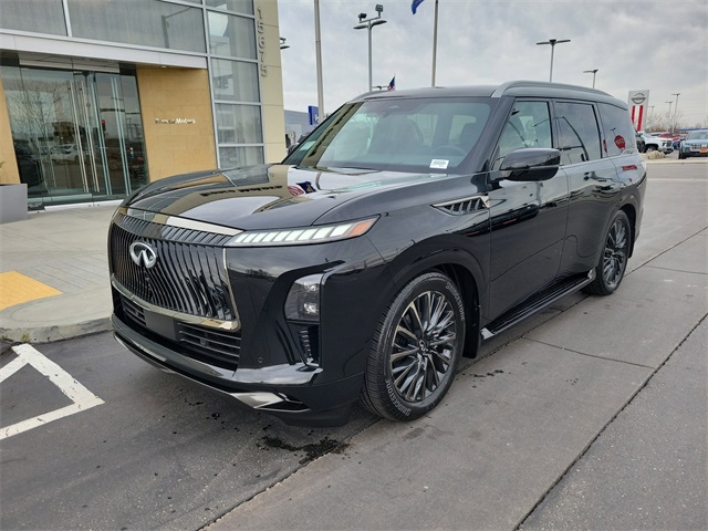 2025 Infiniti QX80 photo 2