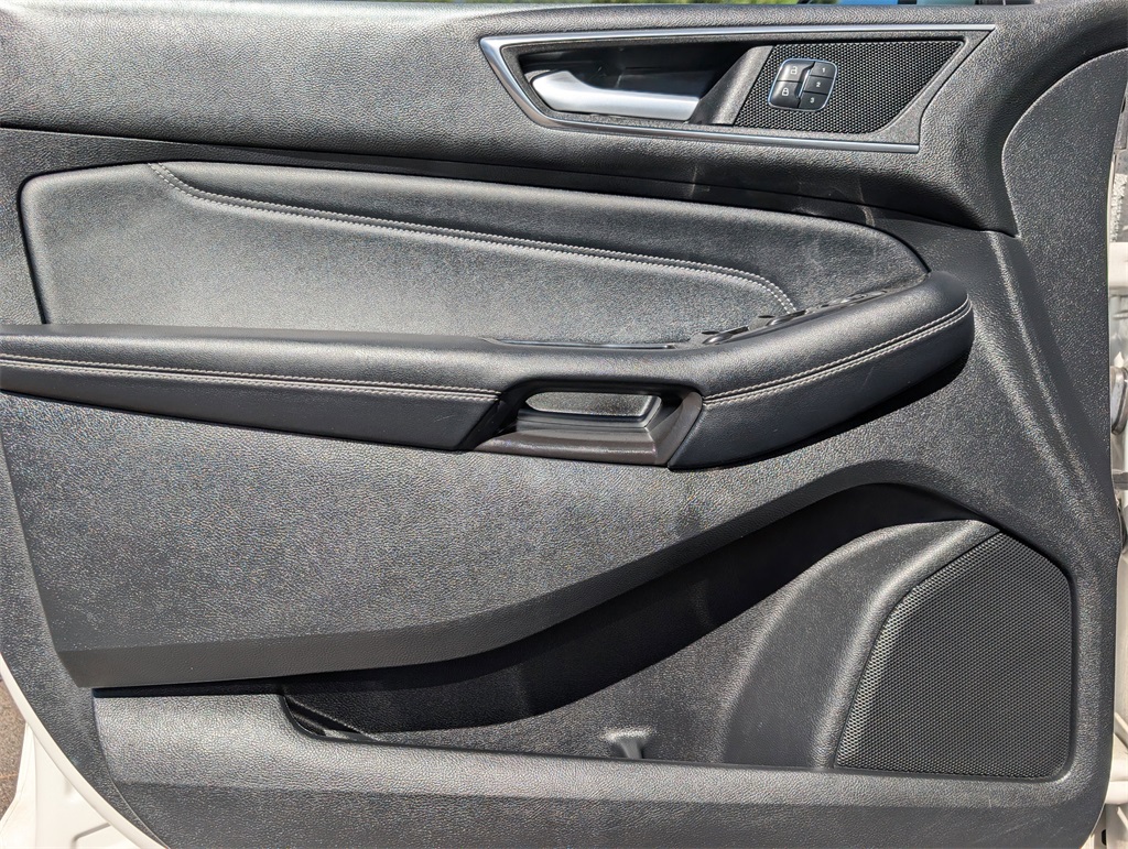 2016 Ford Edge Titanium photo 10