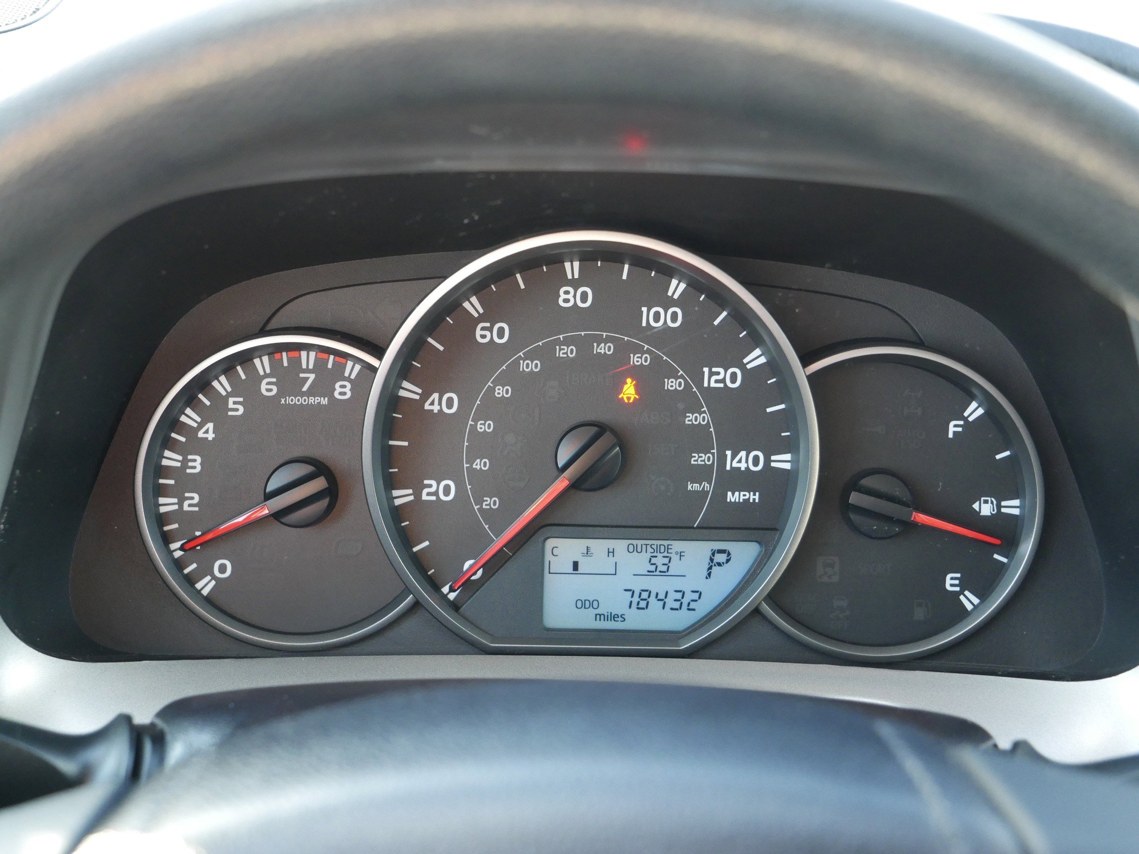 2016 Toyota RAV4 LE photo 18