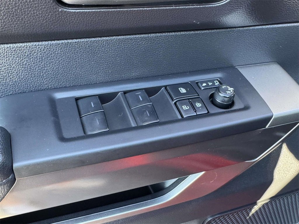 2022 Toyota Tundra SR5 CrewMax photo 17
