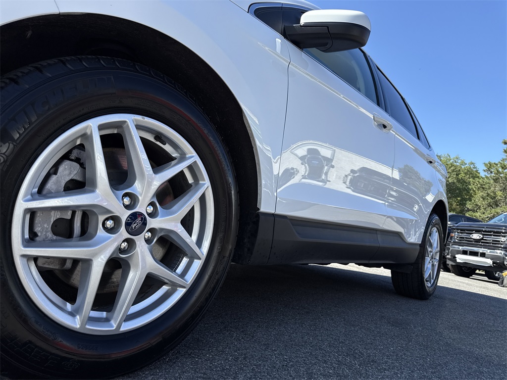 2022 Ford Edge SEL photo 19