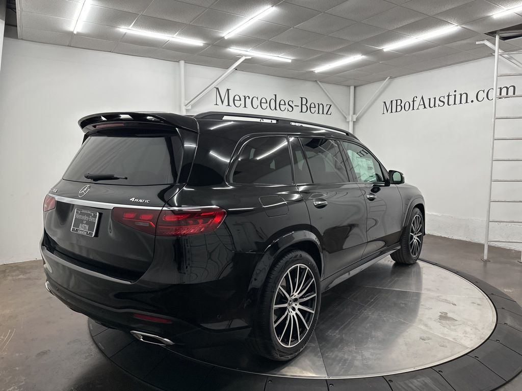 2026 Mercedes Benz GLS 450 4MATIC photo 2