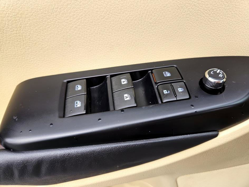 2015 Toyota Highlander XLE photo 26