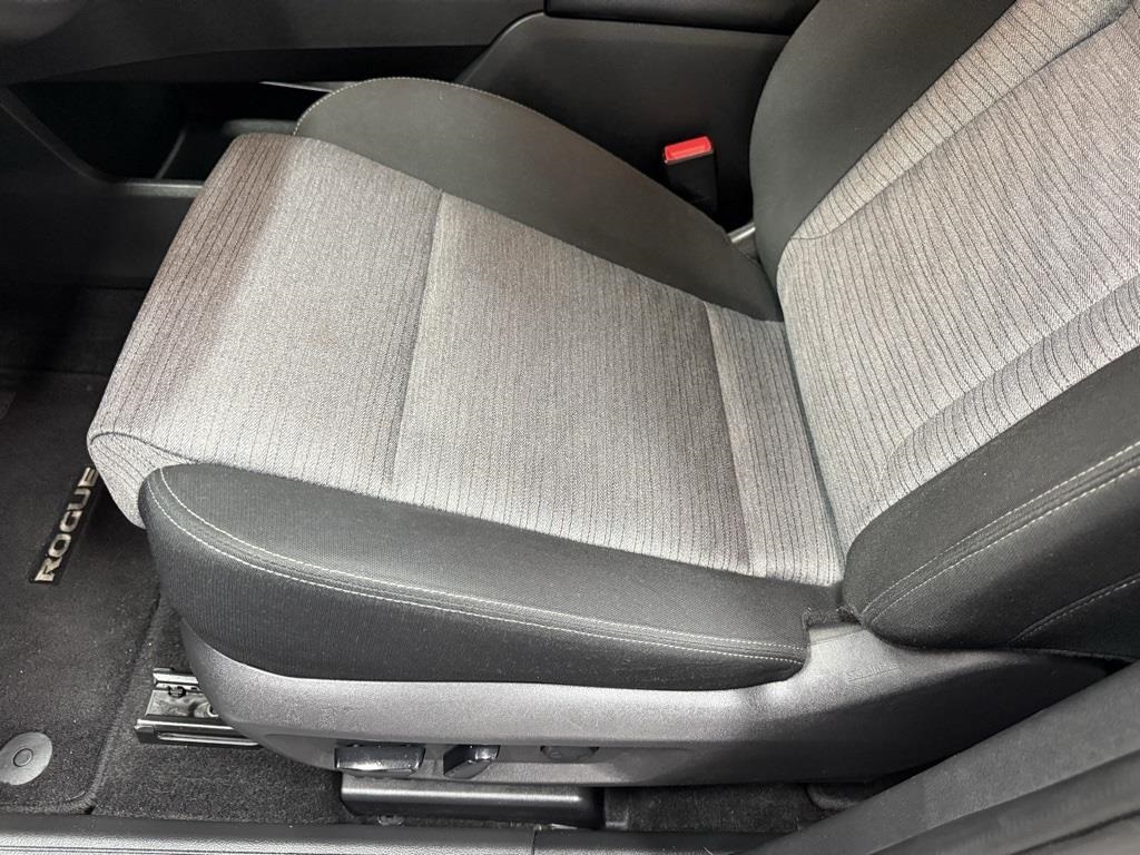 2023 Nissan Rogue SV photo 12